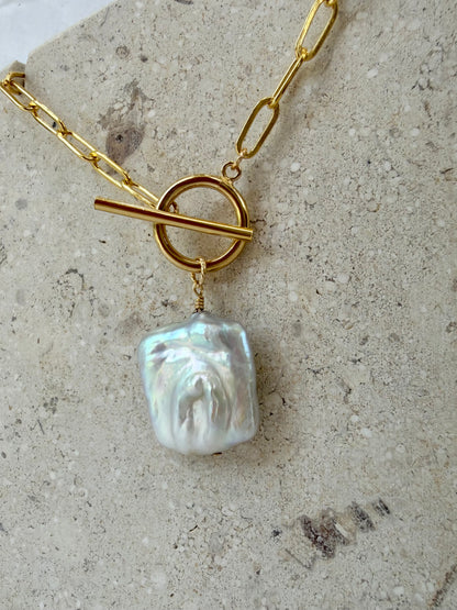 The Bellaria Square Necklace